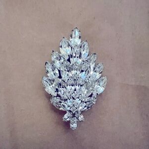 Hattie Carnegie Vintage brooch